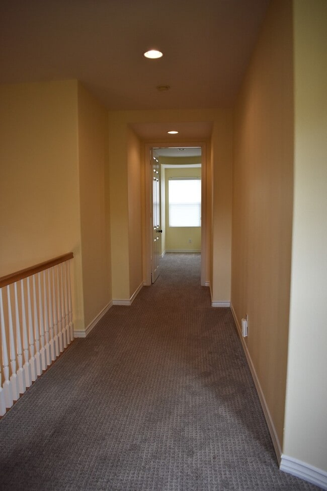 Building Photo - Beautiful 5 bedroom, 5 bath home in Desirable North Park Irvine