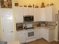 Building Photo - 207 Kings Crossing Cir