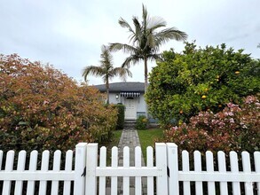 Building Photo - Quaint Ventura Home w/Lush Landscaping