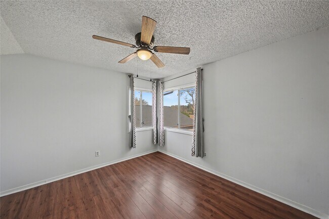 Building Photo - 3206 Sturbridge Ln