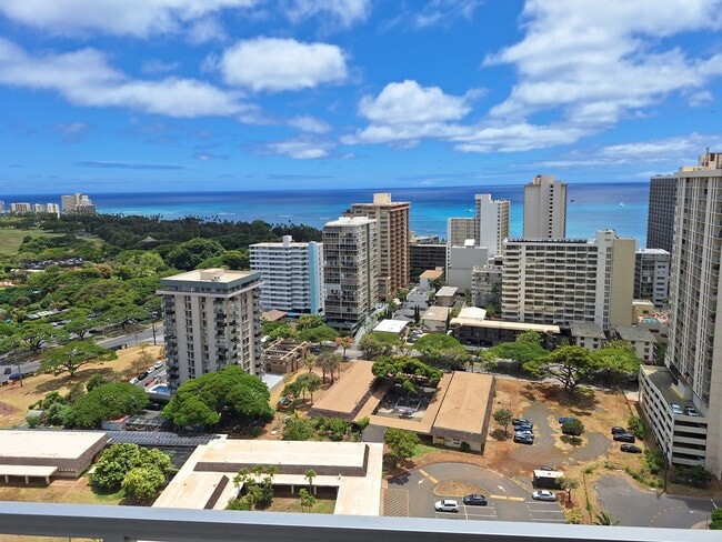 Building Photo - 2600 Pualani Way