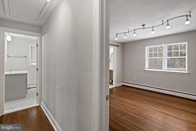 Building Photo - 383 Upper Gulph Rd