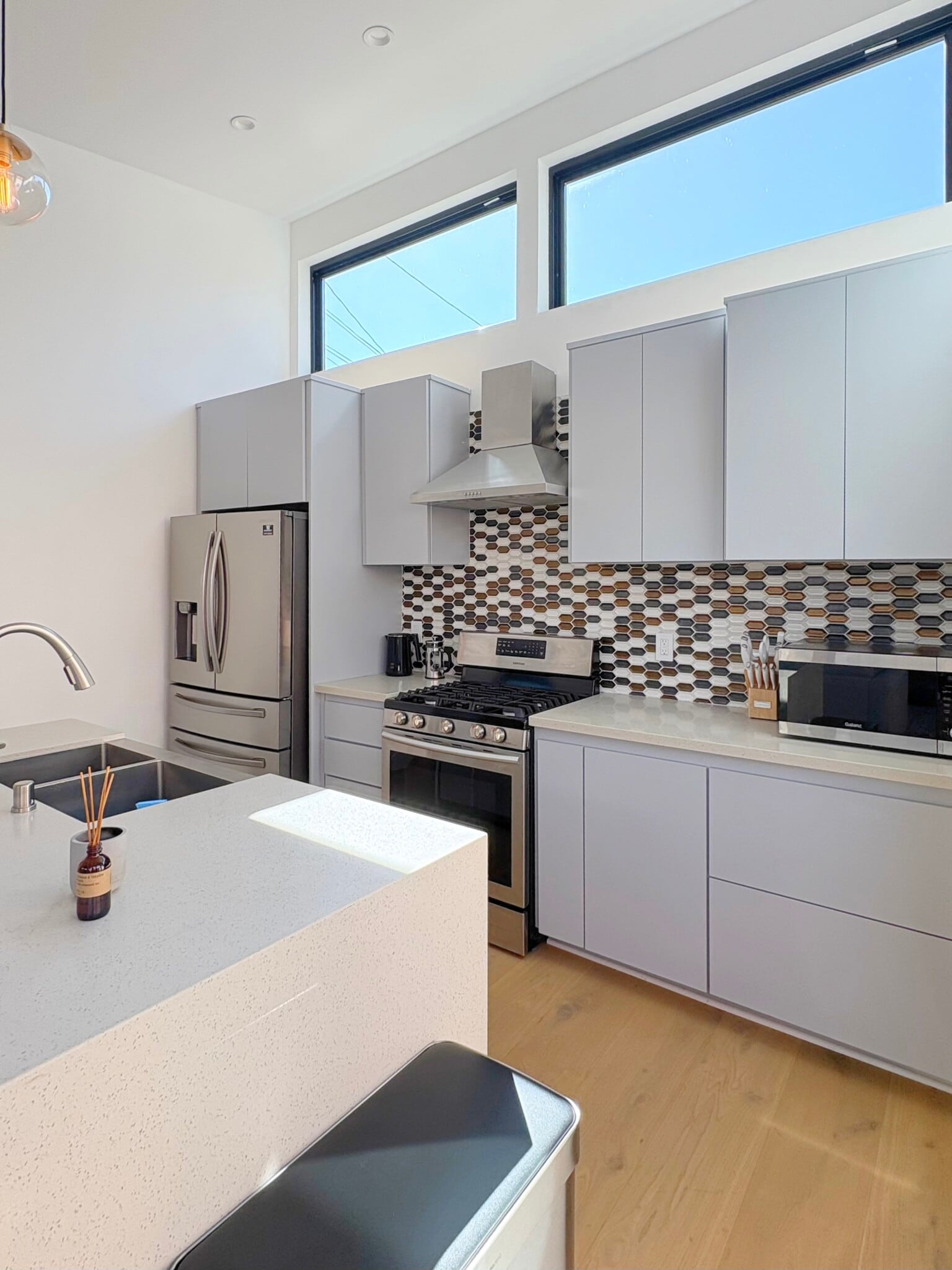 Building Photo - 2935 S West View St