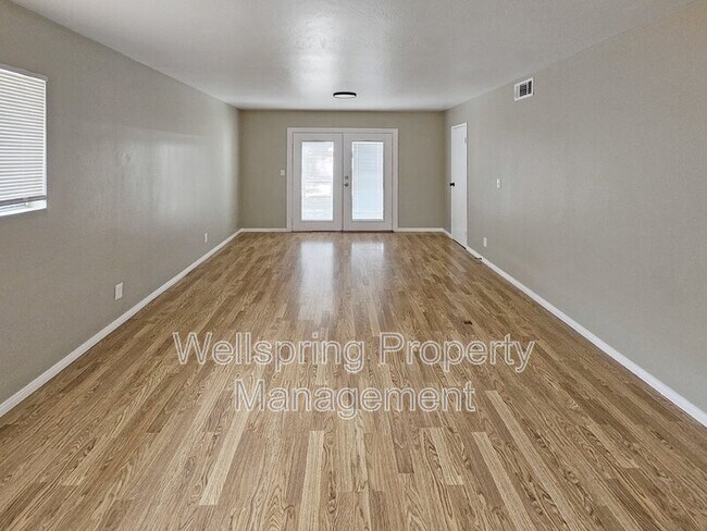 Building Photo - 6552 Valley Ave