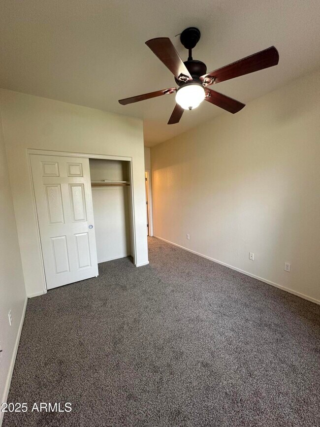 Building Photo - 2653 E Canyon Creek Dr