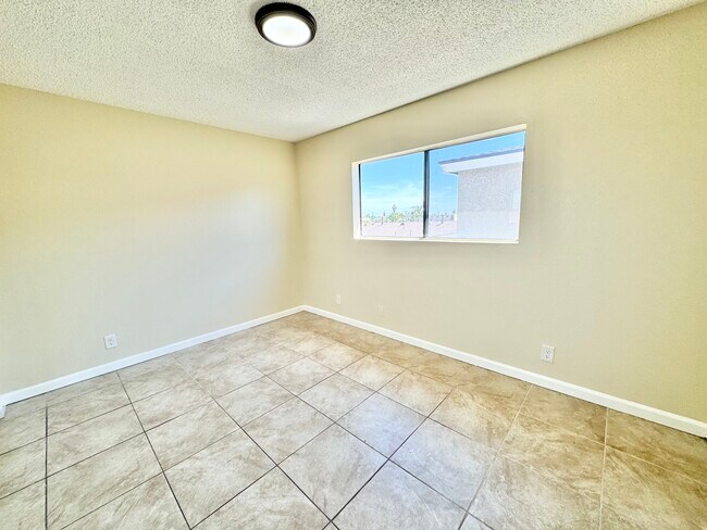 Building Photo - 13214 Cordray Ave