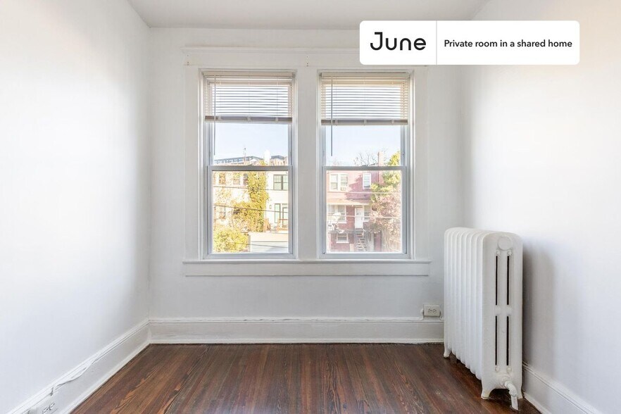 Building Photo - Room in Shared 3 bed/2 bath home