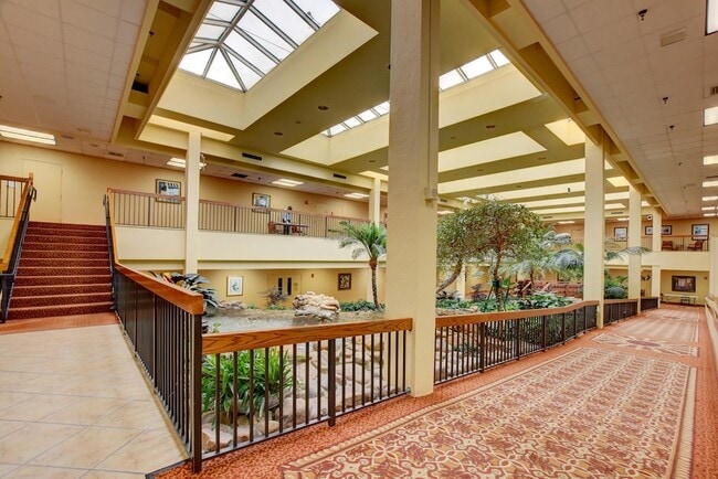 Building Photo - 7076 Huntington Ln