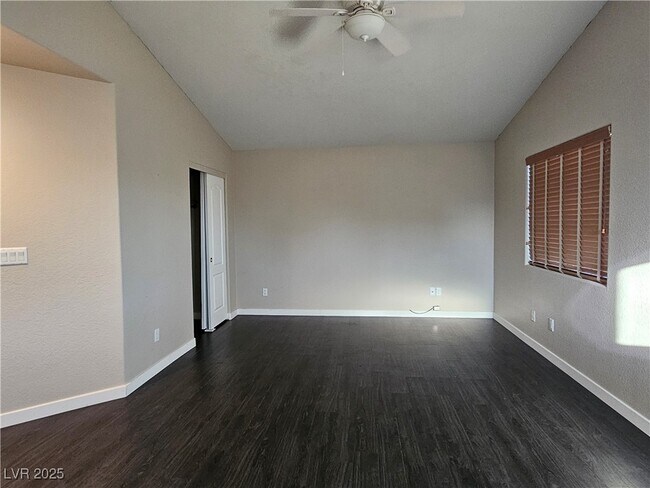 Building Photo - 616 W Blackbird Knoll Ct