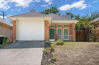 Building Photo - 2014 Lee Dr