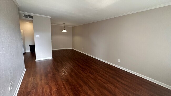 Building Photo - 7315 Brompton St