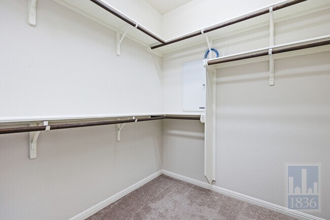 Building Photo - 8336 Paola St