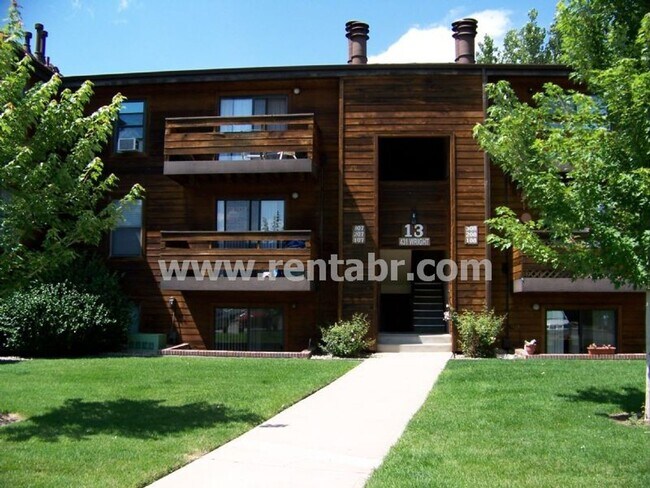 Primary Photo - Spacious Green Mountain One Bedroom w/Pool...