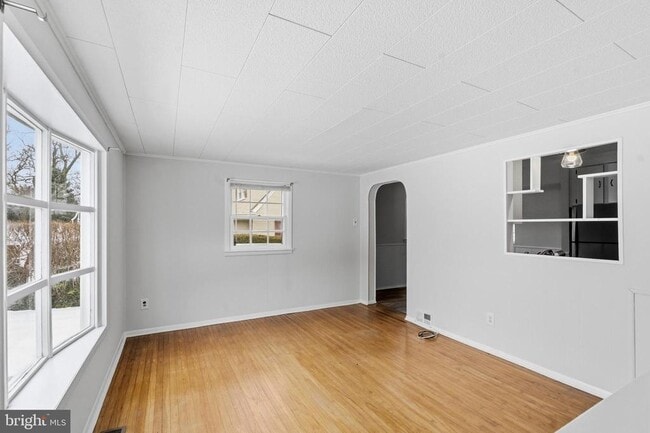 Building Photo - 1206 Sylvan Dr