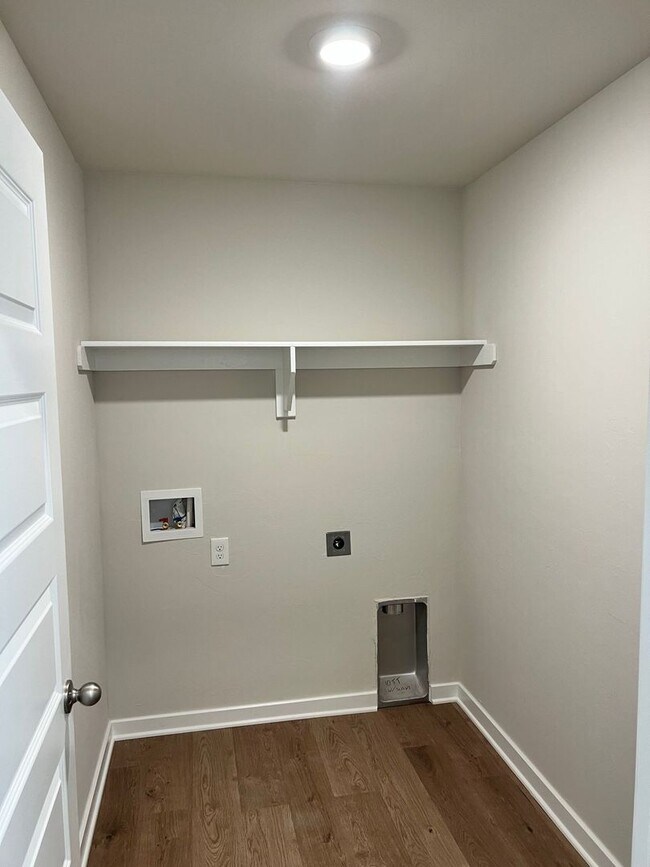 Building Photo - Brand New Spacious 4 Bedroom Home in Musta...