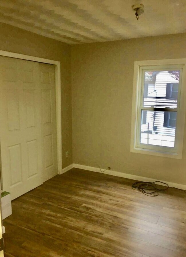 Building Photo - 31-35 Southwick st