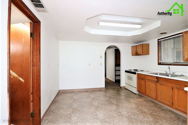 Building Photo - 3194 Veda St