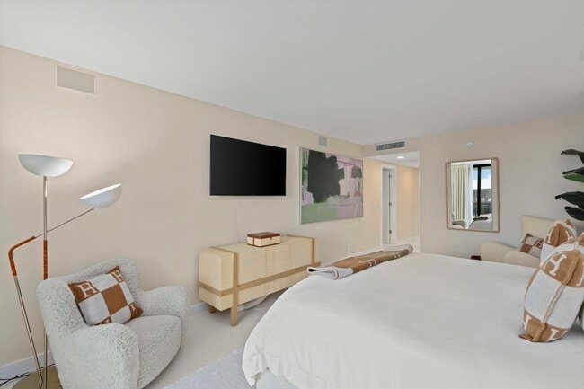 Building Photo - 3140 S Ocean Blvd