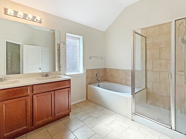 Building Photo - 437 Travertine Trail