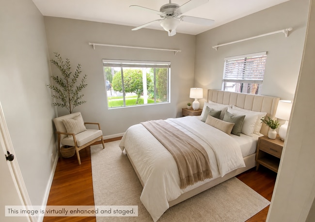 Building Photo - Spacious Kensington Home with Hardwood Floors and Fireplace