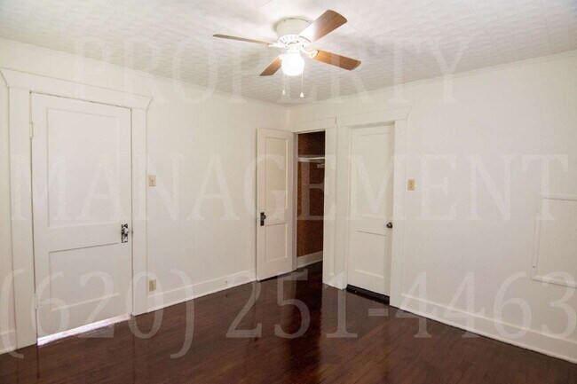 Building Photo - 2 Bedroom 1 Bath