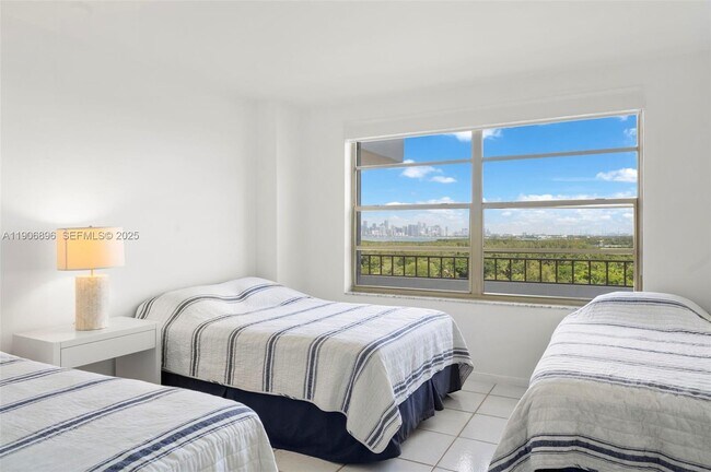 Building Photo - 155 Ocean Ln Dr