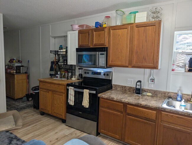 Building Photo - 1274 Cardinal Ln