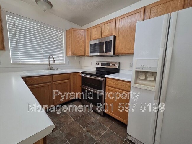 Building Photo - 2056 S 1600 W