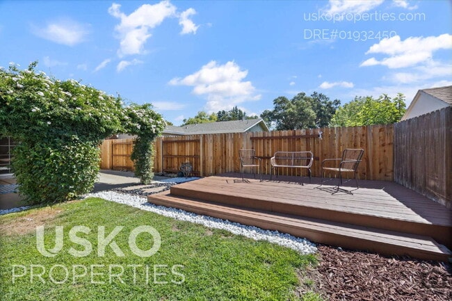 Building Photo - 8844 Garden Glen Way