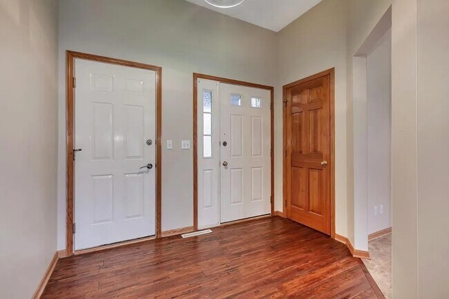 Building Photo - 813 8th St N