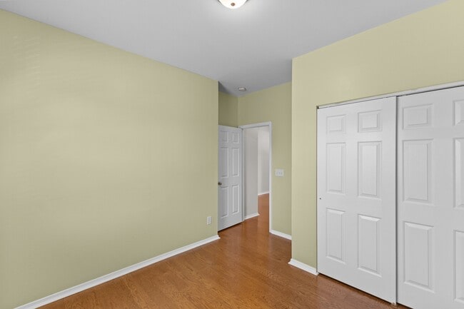 Building Photo - 5023 Lake Grove Blvd