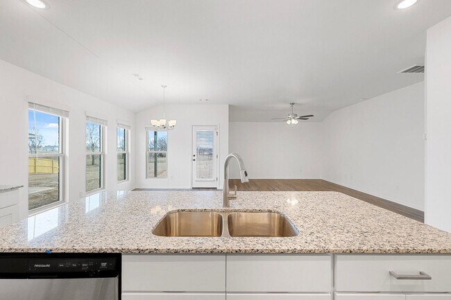 Building Photo - NEW 4 Bedroom Home In Highfill, Arkansas, ...