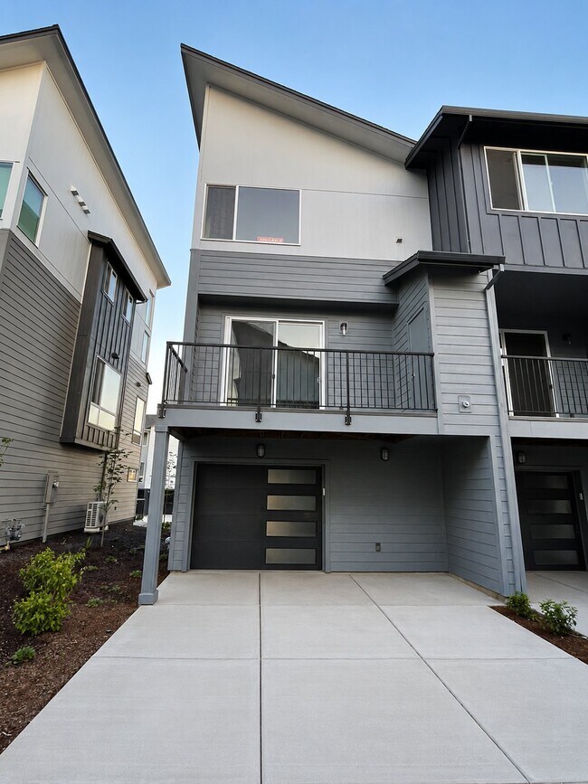 Building Photo - 17105 SW Albatross Ln