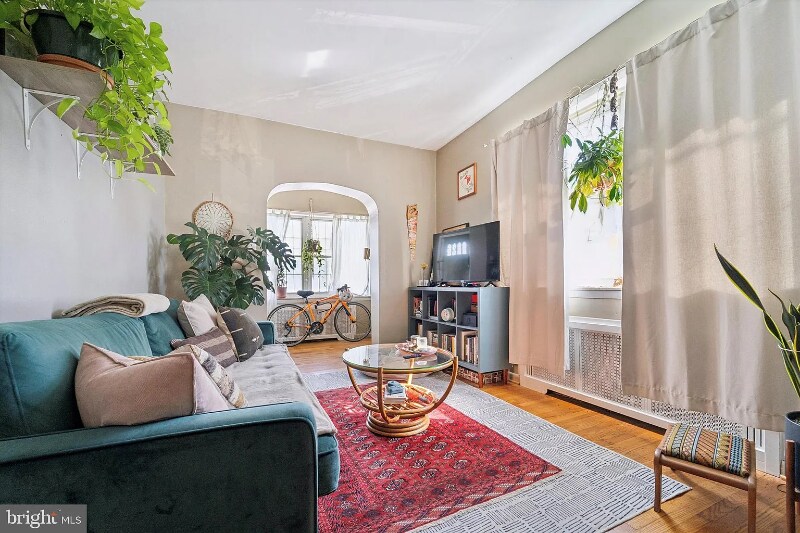 Building Photo - 2842 Cedar St