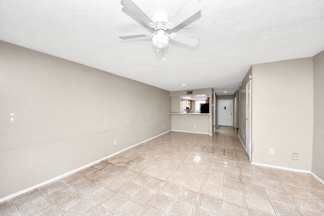 Building Photo - 12667 Windsor Village Dr