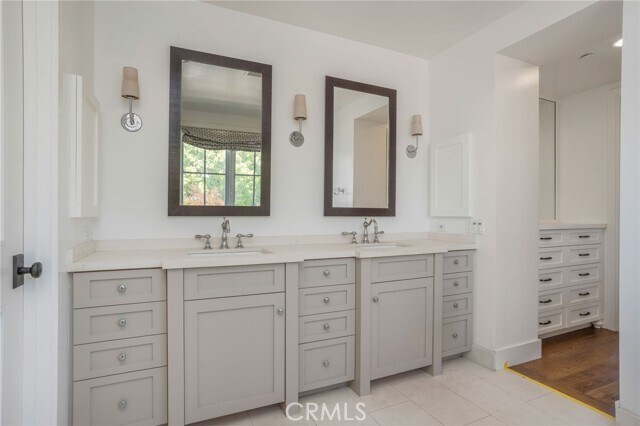 Building Photo - 328 28th St