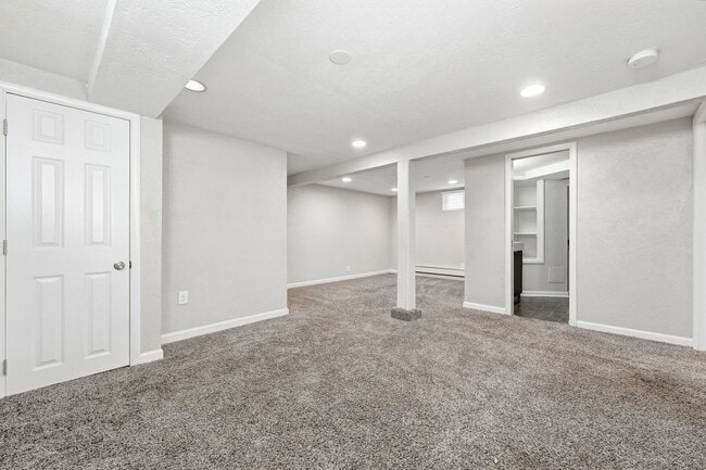 Building Photo - 4310 S Sherman St