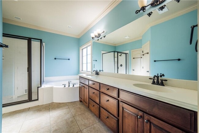 Building Photo - 3778 Prince Philipe St