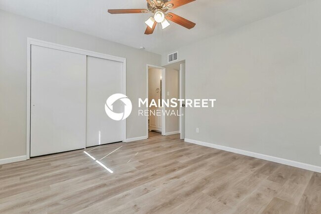 Building Photo - 4 Bedroom Pet-Friendly Home in Mesa, AZ wi...