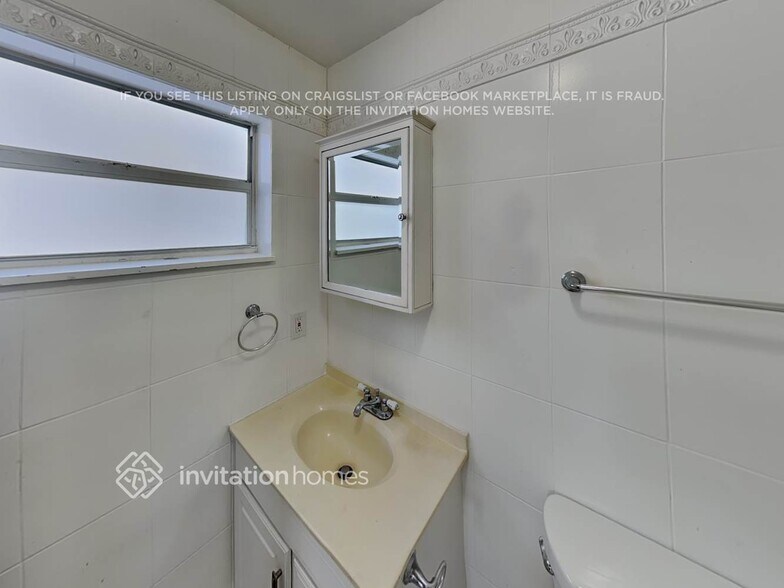 Building Photo - 9394 NW 19th Pl