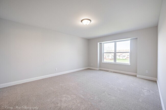 Building Photo - 2217 Concord Dr