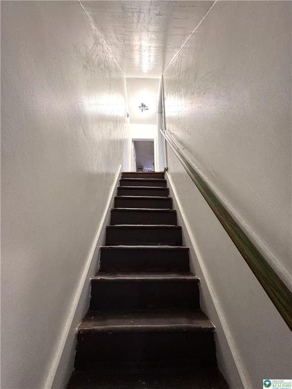 Building Photo - 527 Bradley St