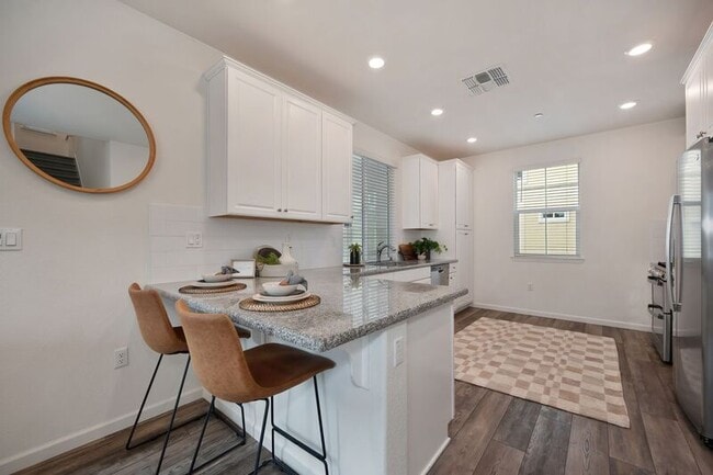 Building Photo - 1588 Parkside Way