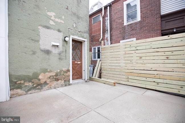 Building Photo - 2322 Memphis St
