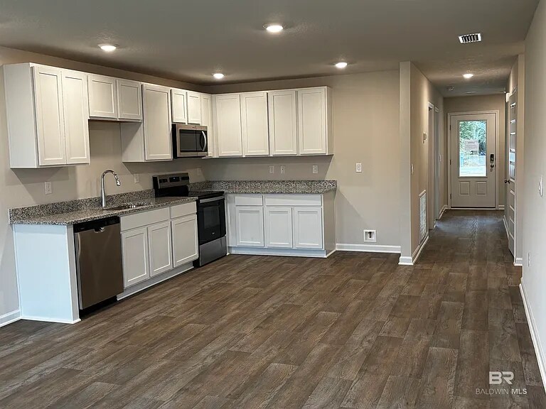 Building Photo - 13668 Logan Pl