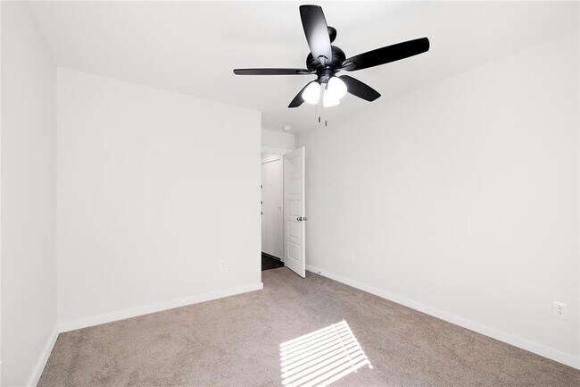 Building Photo - 645 Jane Long Dr
