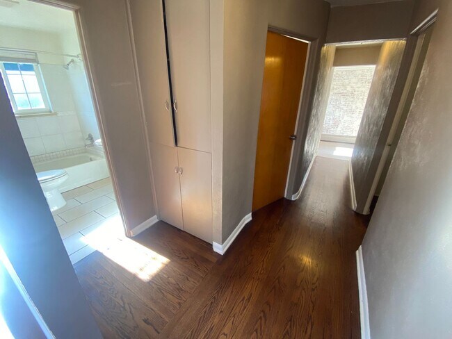 Building Photo - Prime Location, Great Lifestyle!