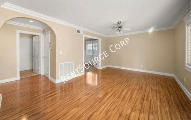 Building Photo - 25562 Avenida Frasca