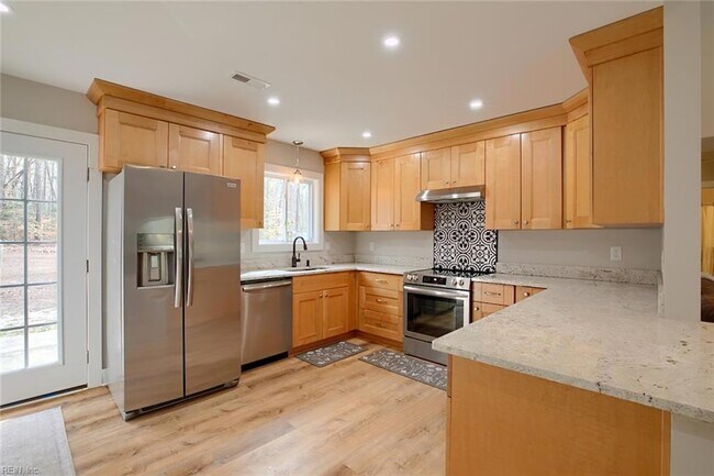 Building Photo - 3580 Woodstock Rd