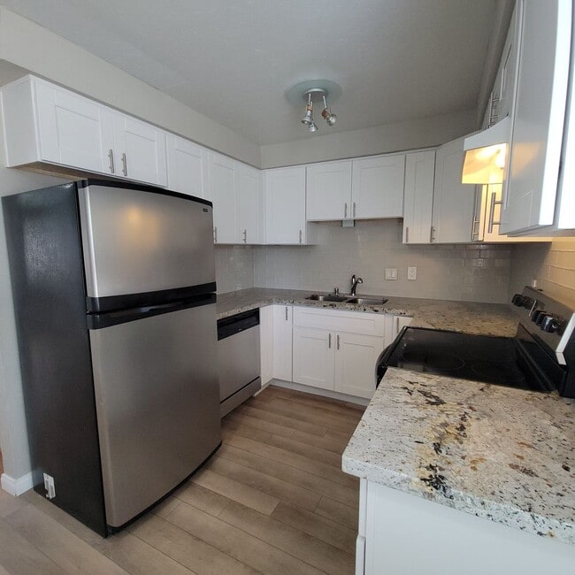Primary Photo - Live and Love this Coastal Condo in Del Ma...